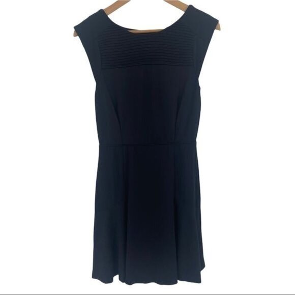 Banana Republic Womens Pintuck Dress Size 4 Black Ponte Knit Cap Sleeve - Picture 1 of 13
